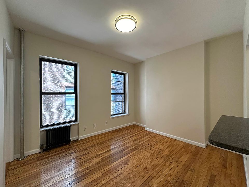 1st image of 331 W 35th St APT 4R