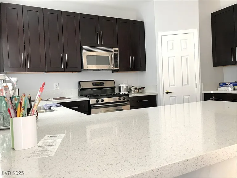 5423 Dancing Bear Dr — Photo 16