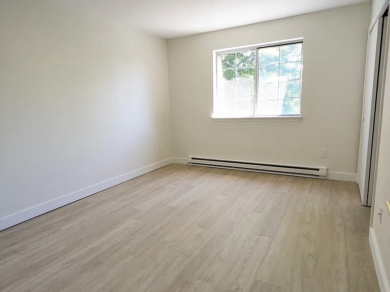 446 Perkins Ave #8H — Photo 7