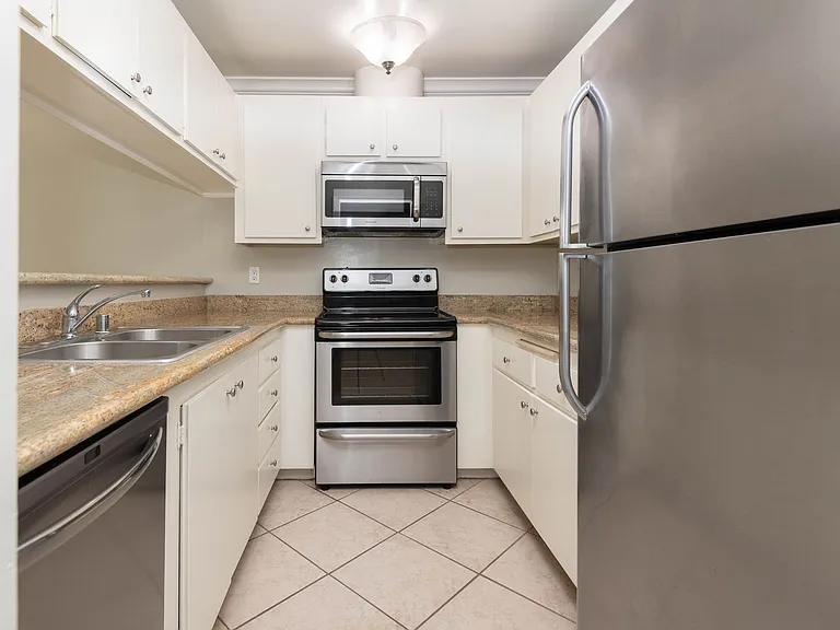 8211 Redlands St #8 — Photo 5