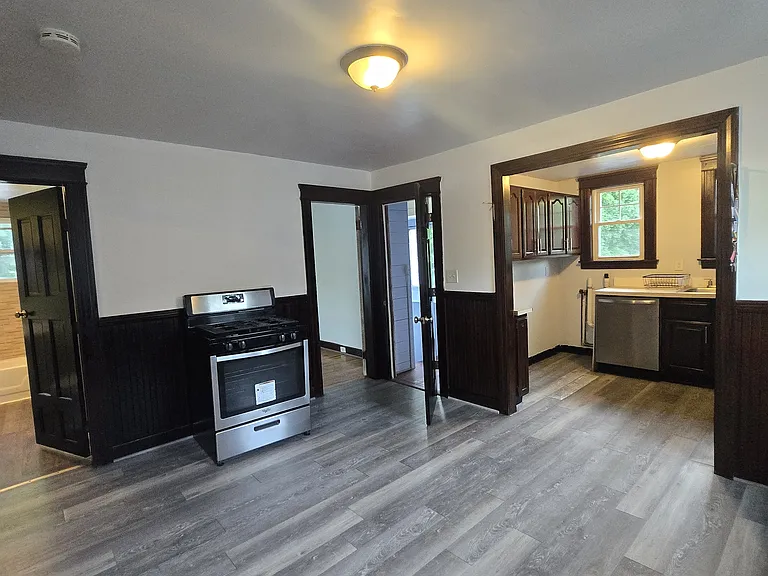 36-38 Fairfield St #2 — Photo 22