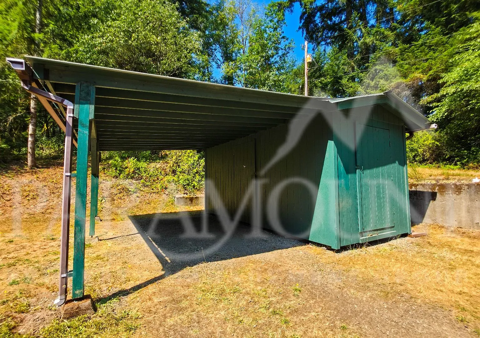 Cozy 2-Bedroom with Expansive Yard! — Photo 3