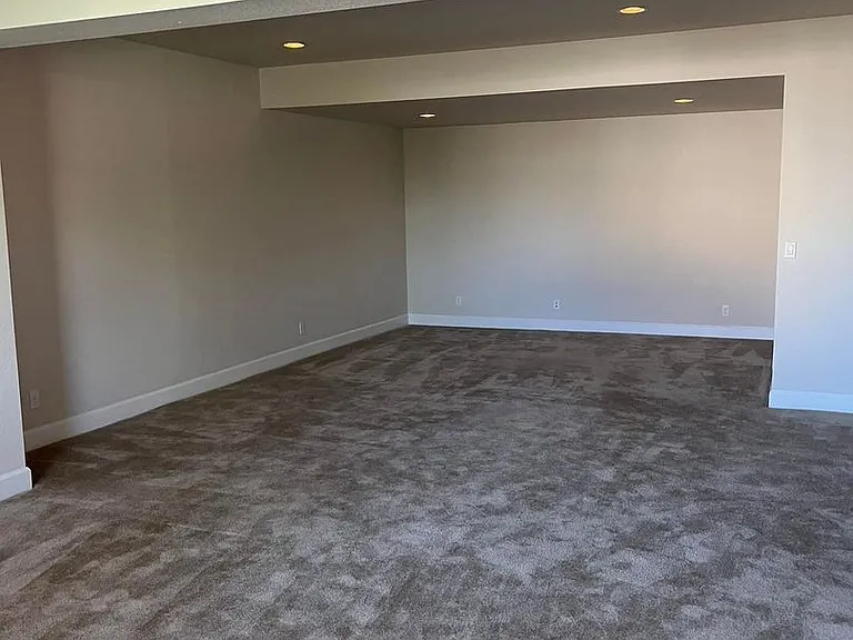 5069 S Ukraine St — Photo 16