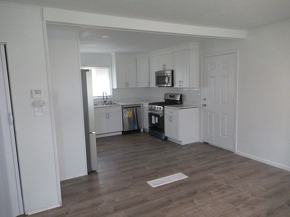 5th image of 1462 Harvard Dr