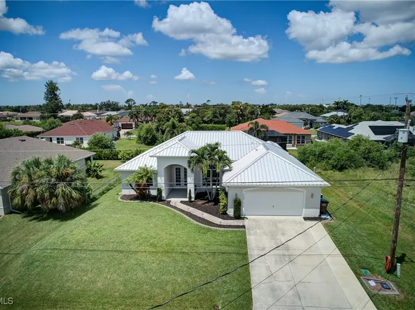 402 SW 25th Pl, Cape Coral, FL 33991