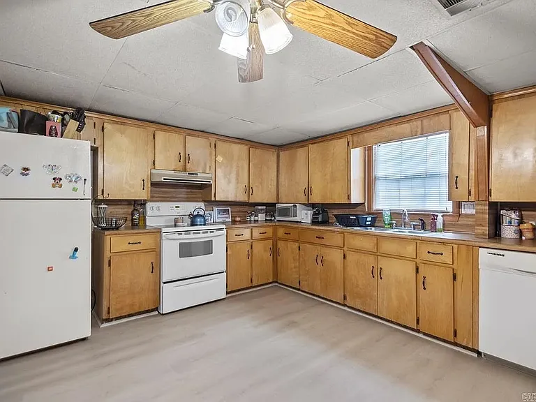 21 Evergreen Park — Photo 3