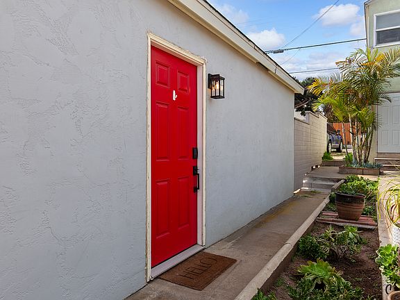 3rd image of 4725 Santa Cruz Ave #2