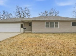 305 Independence St, Pella, IA 50219
