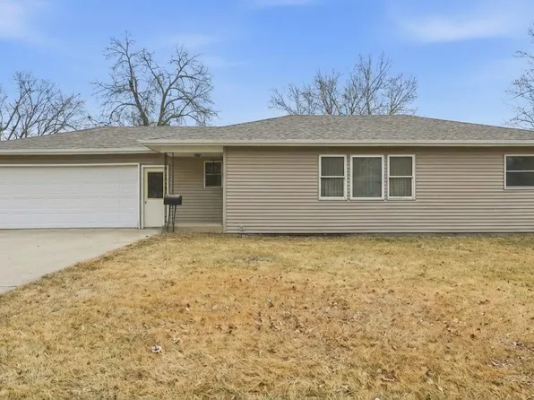 305 Independence St, Pella, IA 50219