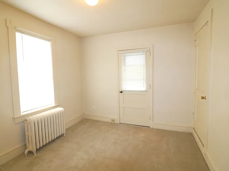 517 E Main St — Photo 24
