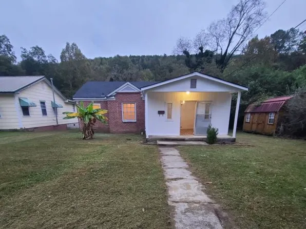 913 Brookside Dr, Gadsden, AL 35901