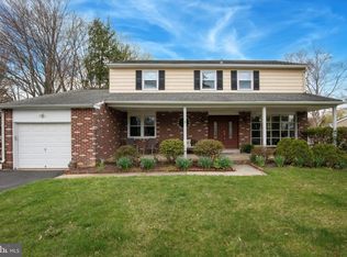 1230 Glenburnie Ln, Dresher, PA 19025