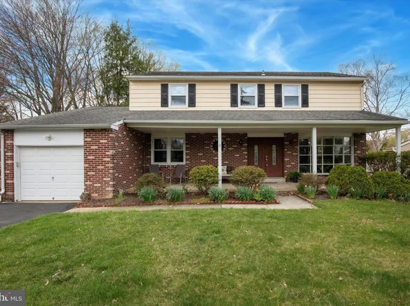 1230 Glenburnie Ln, Dresher, PA 19025