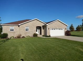 8082 Northridge Dr, Clinton, IL 61727