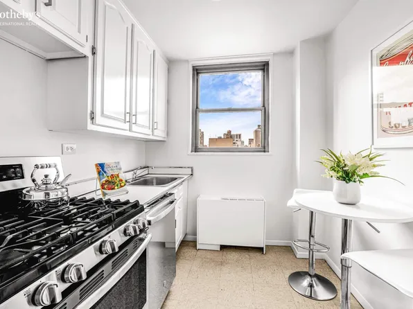 444 East 86th Street image 4 of 9