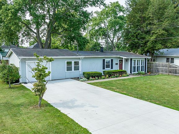 3rd image of 499 Leslie Dr