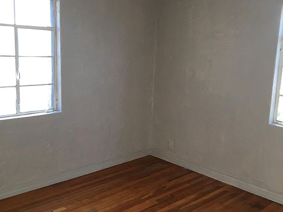 5th image of 712 El Prado Ave