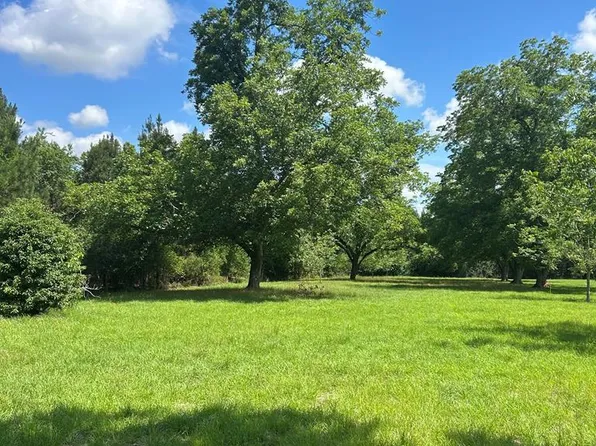 W Barnard St, Glennville, GA 30427