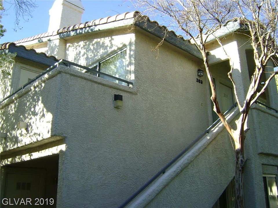 1st image of 3070 Tarpon Dr Unit 203