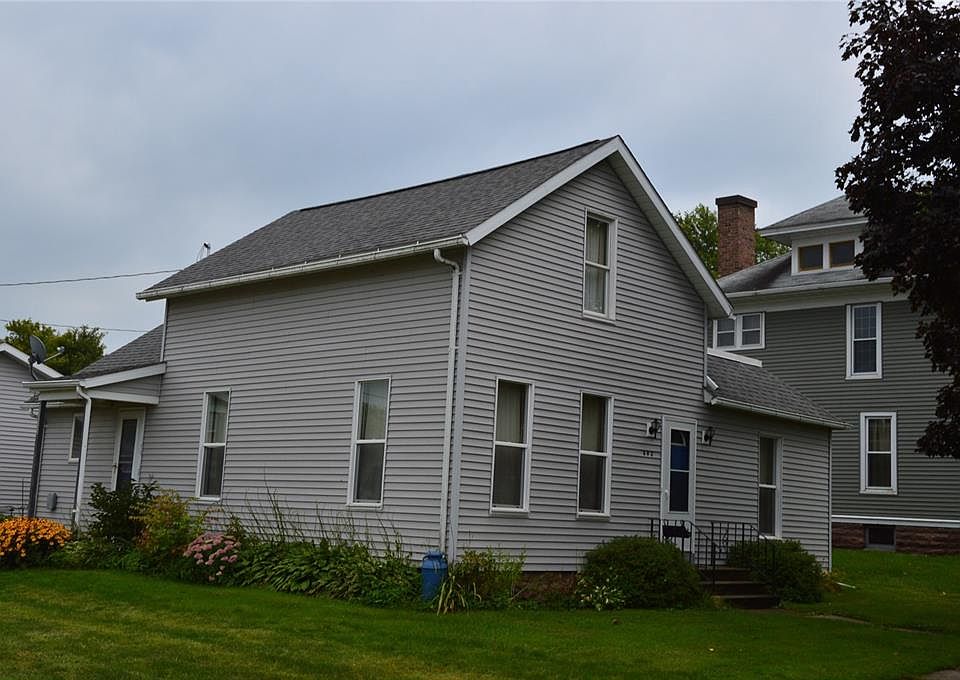 2nd image of 802 1st Ave