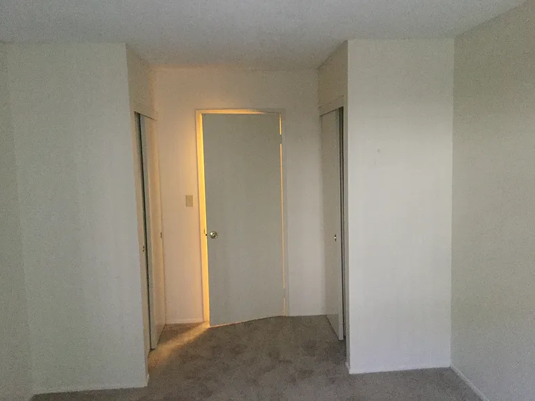 Bay Pointe Apartments — Photo 9