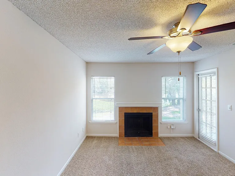 Altamira Place Apartment Homes — Photo 106
