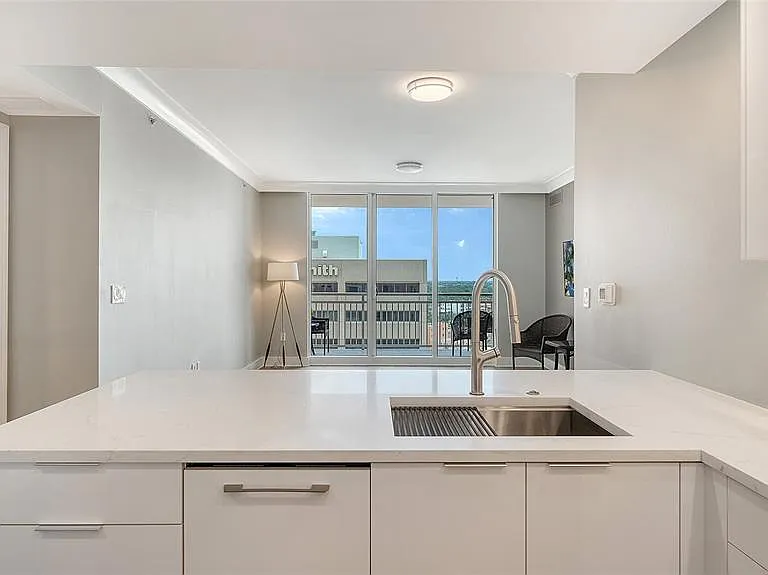 1350 Main St #1407 — Photo 15