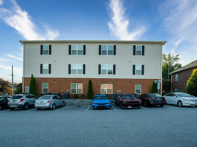 Reynolds Place Apartments — Photo 51