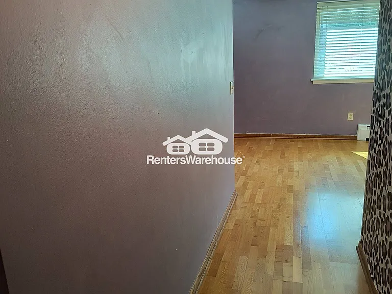 1901 Emerson Ave S #102 — Photo 26