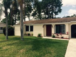 1410 SE Grapeland Ave, Port Saint Lucie, FL 34952