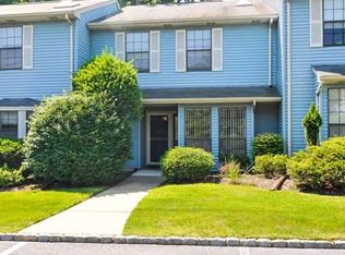 403 Timber Oaks Rd, Edison, NJ 08820