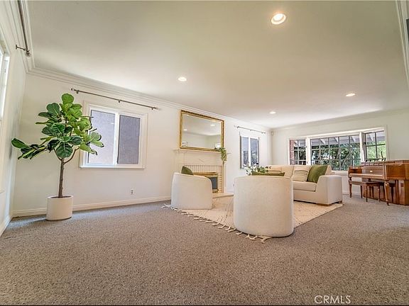 4th image of 1421 Brighton St