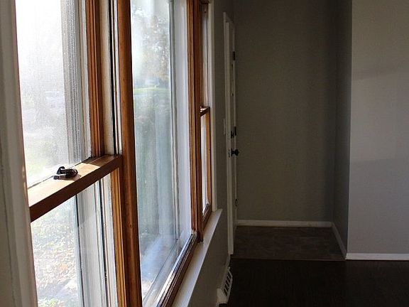 5th image of 7712 Noble St