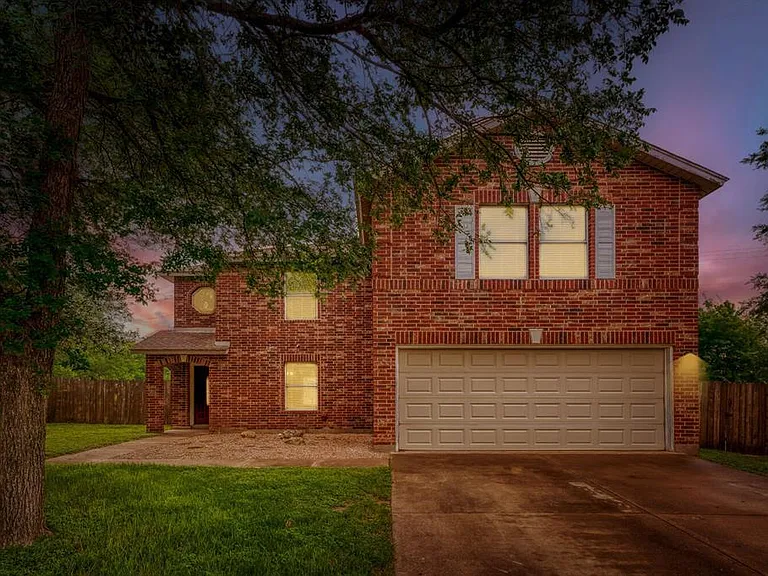 928 Justeford Dr — Photo 1