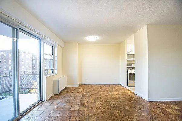 Rented by Rhona Realty | media 13