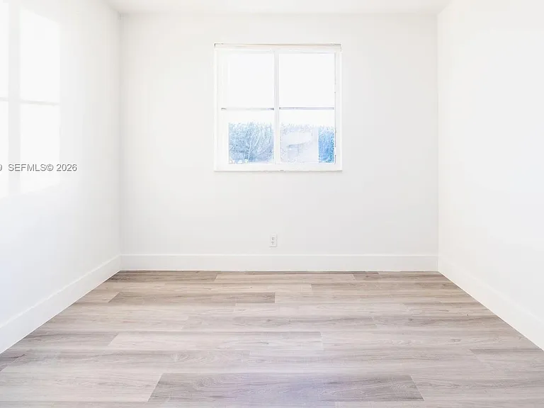 801 Tanglewood Cir — Photo 38