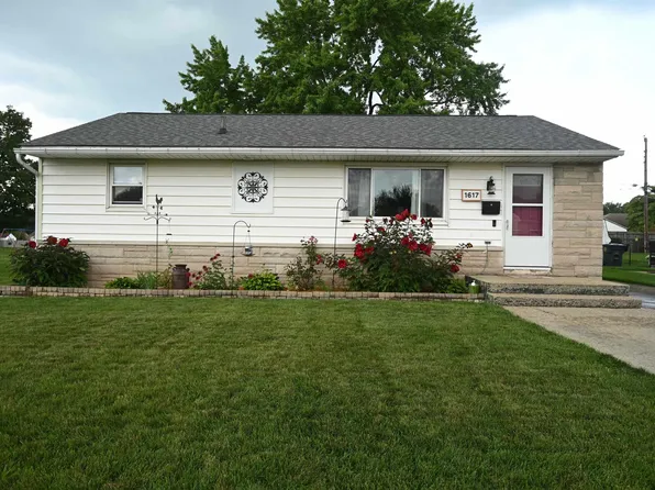 1617 Ryer St, South Bend, IN 46628