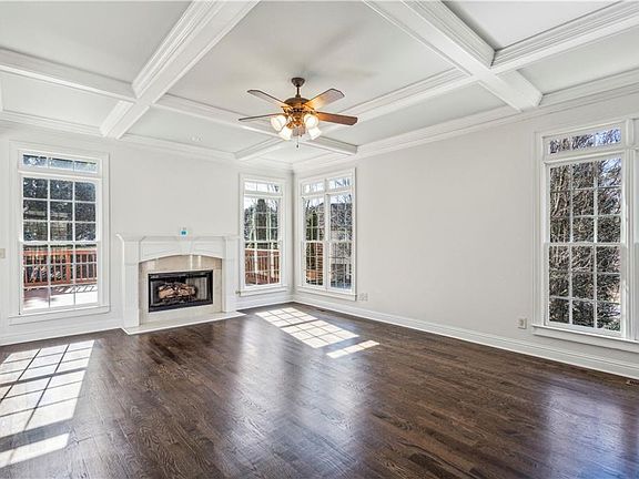 5th image of 1078 Meadow Brook Dr