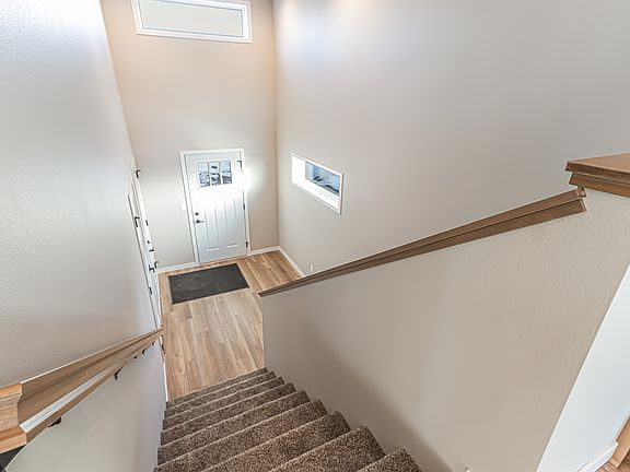 5th image of 1270 Marlys Dr W