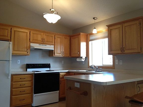 4th image of 304 5th Ave S
