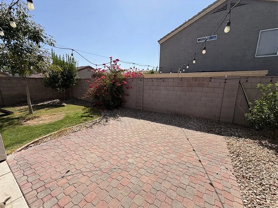 9163 W Deanna Dr