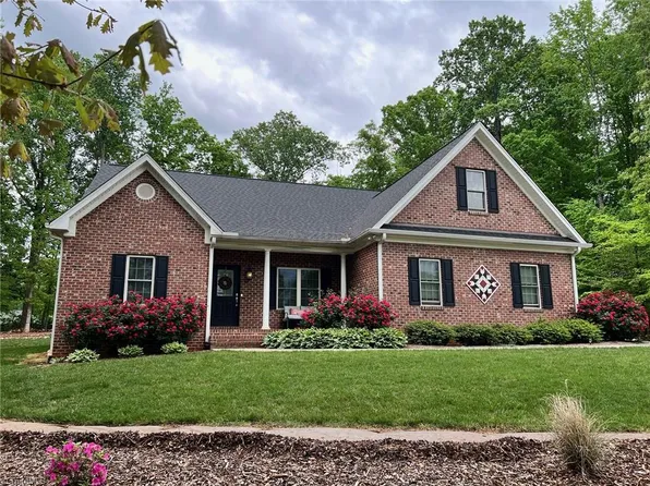 125 Drayton Ct, Mocksville, NC 27028