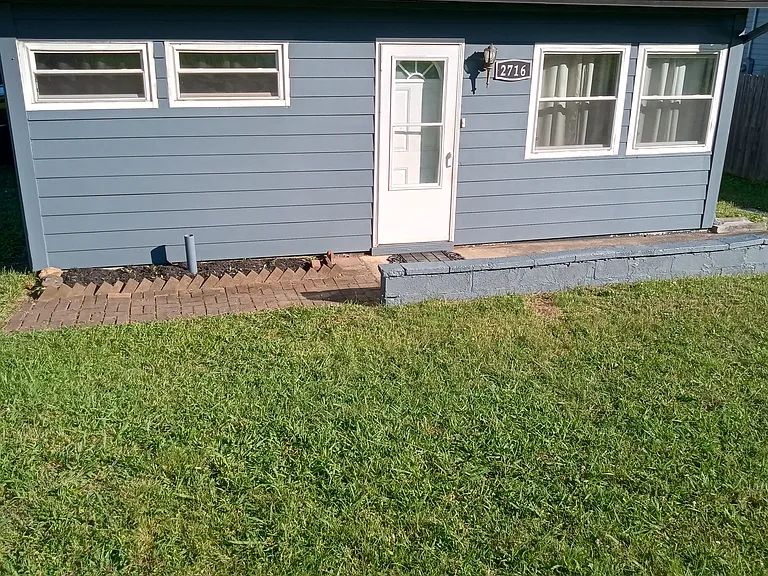 2716 Carson Ave — Photo 1