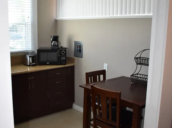 918 10th St APT 1, Coronado, CA 92118