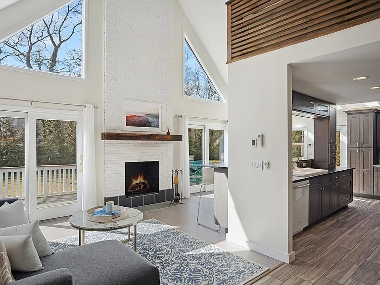 441 Three Mile Harbor Hc Rd — Photo 1
