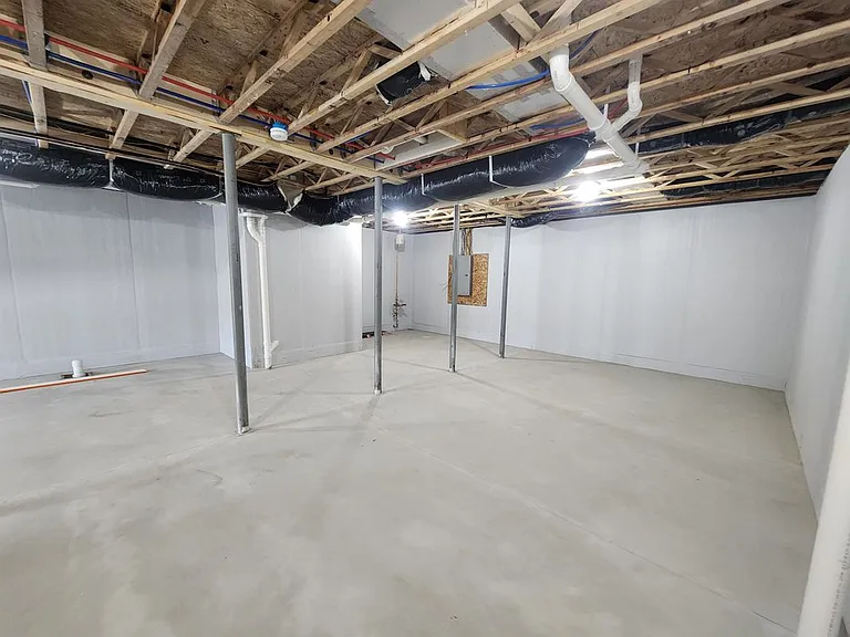 73 Ivan Dr #8 — Photo 27