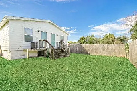 5971 N Galvez St — Photo 12