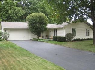 N26W22246 Ridgewood Ln, Waukesha, WI 53186
