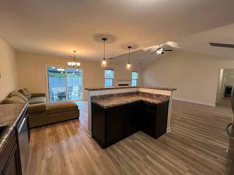 310 Landon Ln — Photo 34