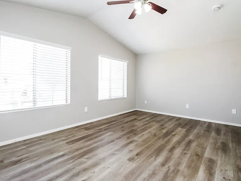 927 E Glenmere Dr — Photo 9